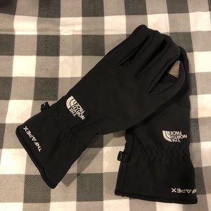 North Face Women’s E-tip TNF Apex black gloves; L